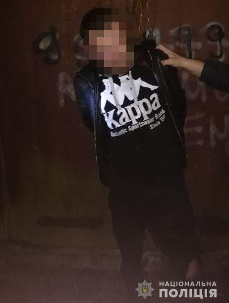 У Рівному молодик підпалив  Lexus  і ледь не згорів сам. ФОТО