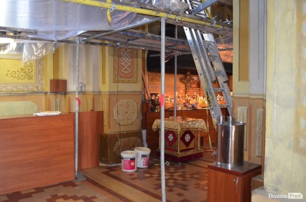 У центрі Луцька ремонтують собор. ФОТО