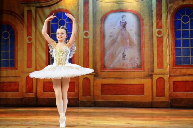 Грація, витонченість, краса: луцька студія танцю показала клас-концерт. ФОТО