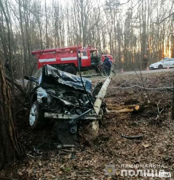 На Рівненщині маршрутка зіткнулась із BMW: до лікарні доставили 7 людей. ФОТО 