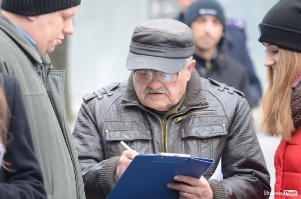 У Луцьку пікетували СБУ. Вимагали арешту Медведчука. ФОТО