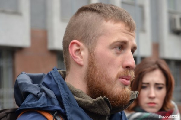 У Луцьку пікетували СБУ. Вимагали арешту Медведчука. ФОТО