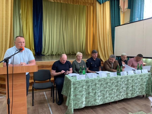 Поліція й ТЦК зможуть перевіряти житло, автівки та речі відпочивальників на Світязі: правила 2025