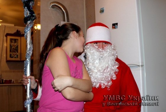 У Ковелі дітям правоохоронців, що служать на Сході, подарували новорічне свято. ФОТО