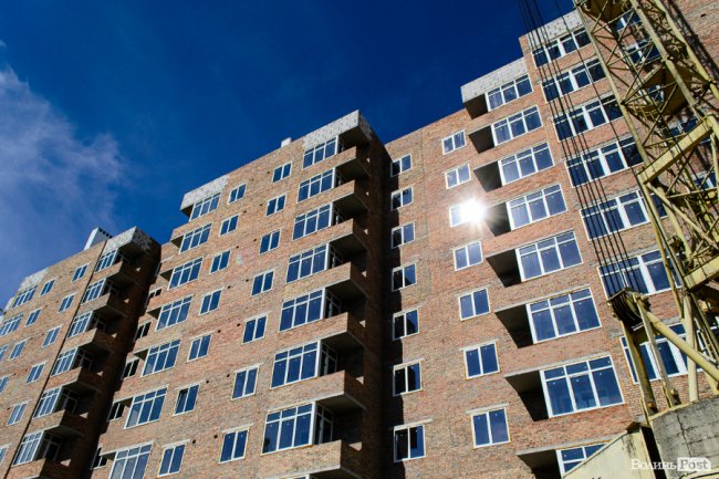 Як «росте» найяскравіший житловий комплекс Луцька: фотозвіт із будівництва «Caramel Residence»*