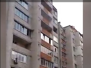 У Луцьку через коротке замикання пралки горіла квартира.ВІДЕО