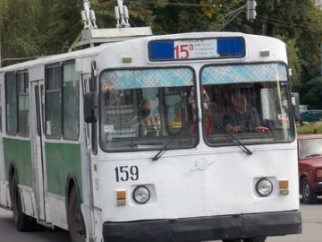 Через відключення світла сьогодні у Луцьку курсують не всі тролейбуси