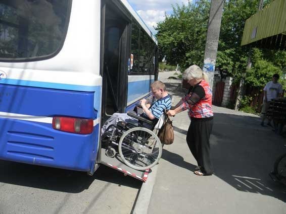 У Ковелі запустили соціальний автобус для візочників. ФОТО