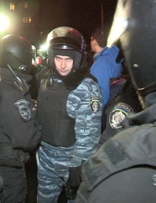 «Беркутівці», які засвітилися в нічних сутичках. ФОТО