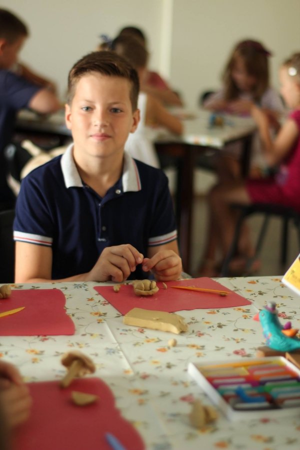 У Луцьку діти ліпили анімаційних персонажів з пластиліну. ФОТО