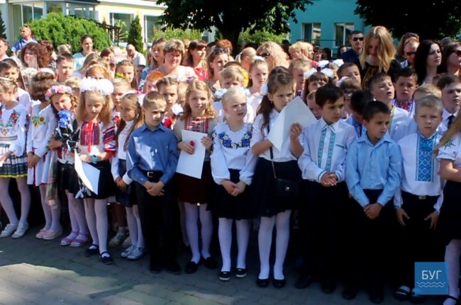 Останній дзвоник у Володимирі. ФОТО