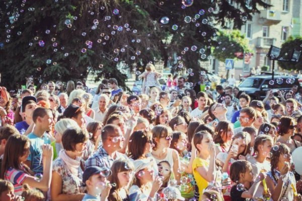 Фестиваль бульбашок у Луцьку. ФОТО