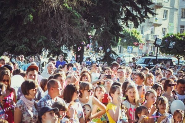 Фестиваль бульбашок у Луцьку. ФОТО