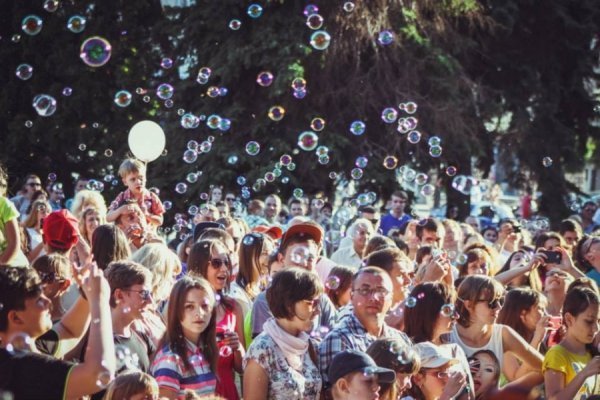 Фестиваль бульбашок у Луцьку. ФОТО