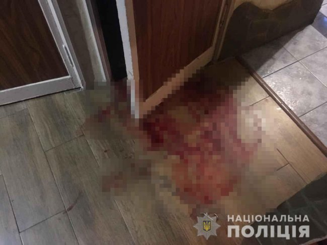 Розпилили газ і били молотком по голові господаря: подробиці зухвалого пограбування квартири у Луцьку