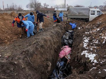 «Вбивці замітають сліди»: у Маріуполі запрацювали російські мобільні крематорії