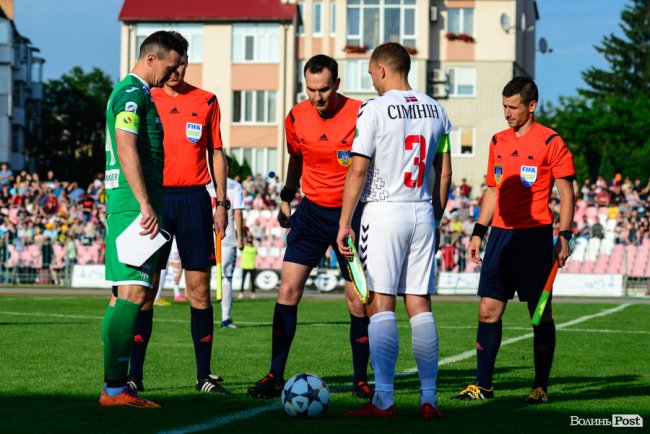 «Волинь» – «Карпати»: великий фотозвіт із нашумілого матчу