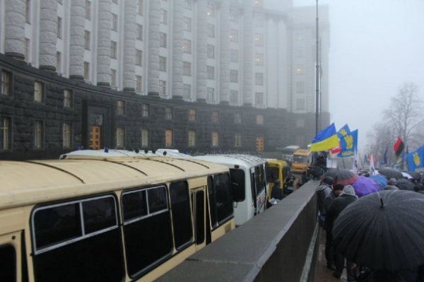 У Києві знову пікет під Кабміном. ФОТО