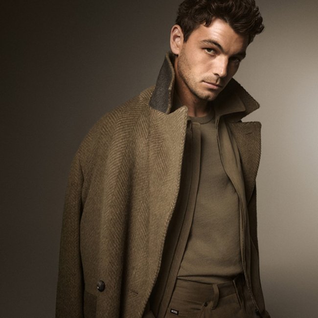 Зимова мода в Україні: як носити куртки, пальта та сукні зі штучної шкіри?