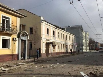 У Чернігові російські загарбники обстріляли лікарню