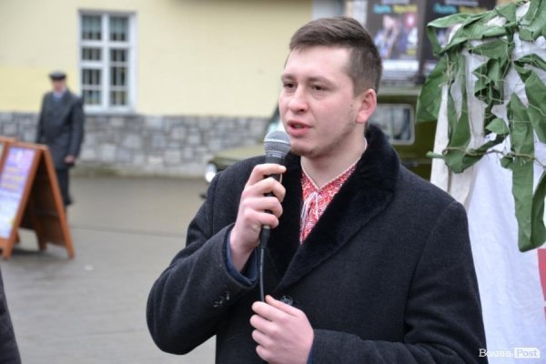 У центрі Луцька - флешмоб на підтримку Надії Савченко. ФОТО