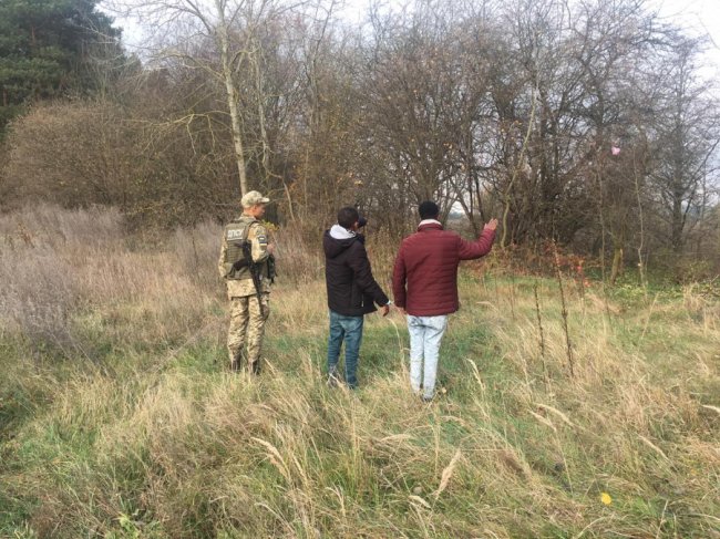 На Волині двоє іноземців «здали себе» прикордонникам. ФОТО