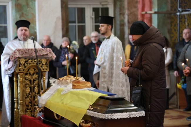У Луцьку попрощалися з воїном Олександром Кругліковим