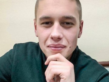 Один зі звільнених моряків освідчився своїй дівчині