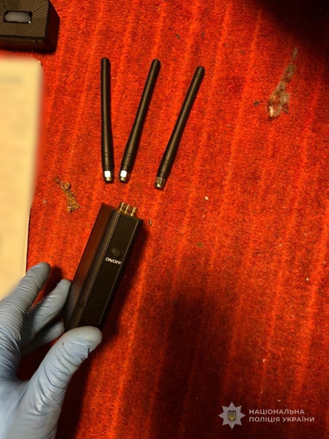 У Луцьку 54- річний чоловік зламував авто та грабував їх. ВІДЕО