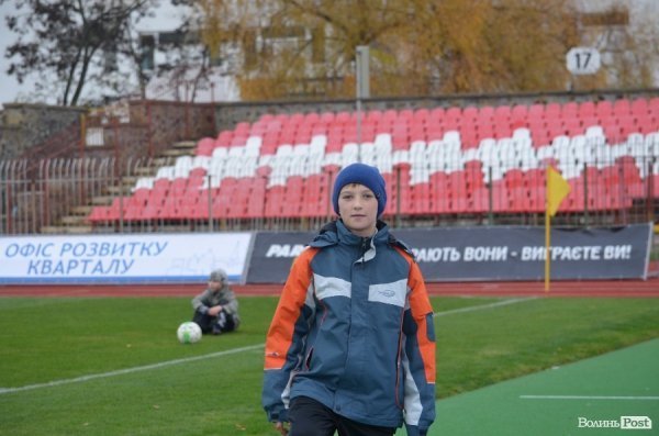  Маленькі лучани тренувались на одному полі з відомими футболістами. ФОТО