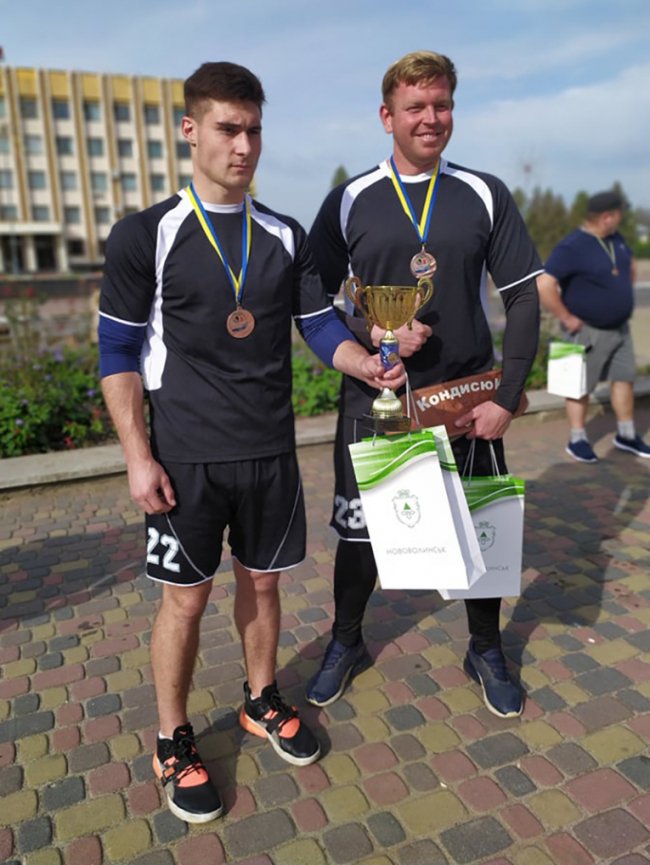 «Козацькі розваги»: у місті на Волині спортивні змагання приурочили до Дня захисника України. ФОТО