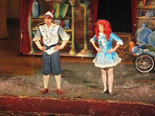 Шоу мильних бульбашок в Луцьку. ФОТО