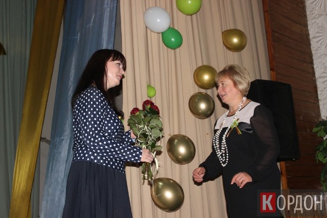 З танцями, хором і священником: школа на Волині весело «відгуляла» 90-річний ювілей. ФОТО