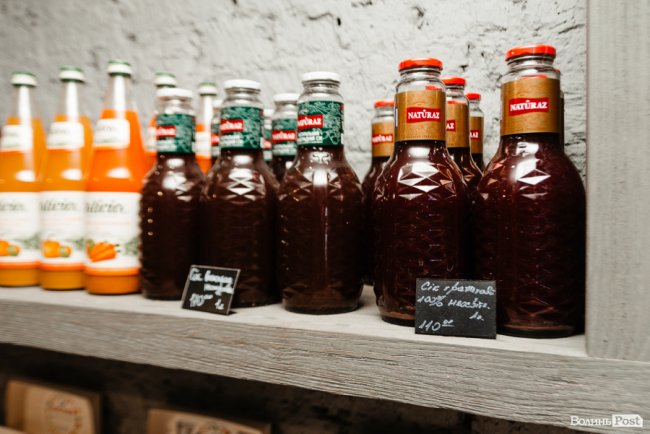 Час небанальних і красивих подарунків: де у Луцьку купити набори із корисних смаколиків*