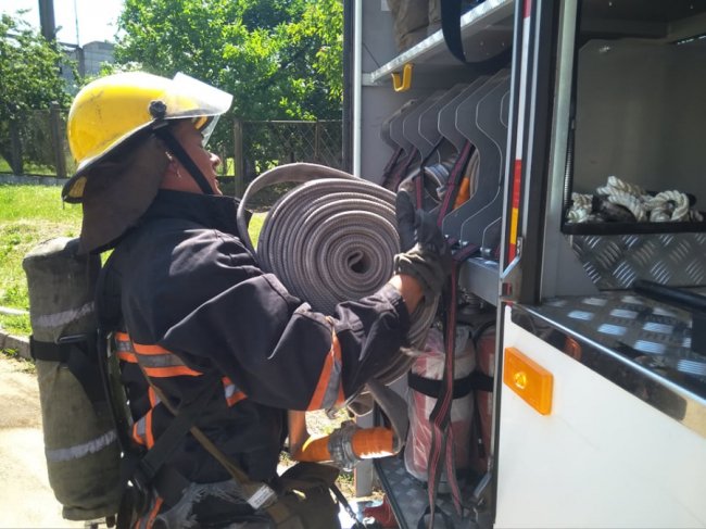 У Луцьку горіло підприємство. ФОТО