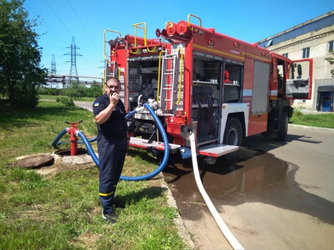 У Луцьку горіло підприємство. ФОТО