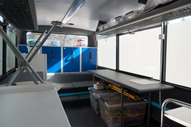 Польські підприємці передали Луцьку гуманітарну допомогу та автобус-амбулаторію. ФОТО