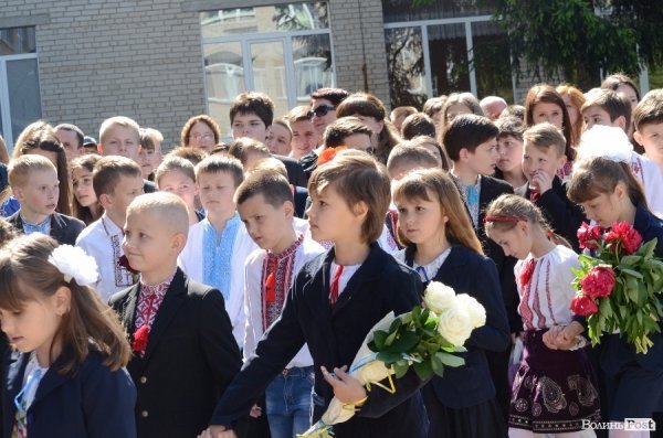 У Луцьку - останній дзвінок для школярів. ФОТО