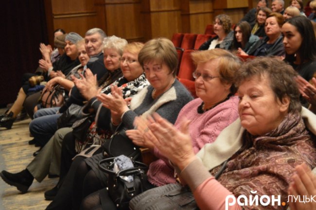 Луцьким пенсіонерам безкоштовно показали виставу Івана Котляревського. ФОТО