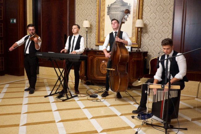 Найбільшій будівельній організації України - 10 років. Хто з волинян був на святкуванні? ФОТО*