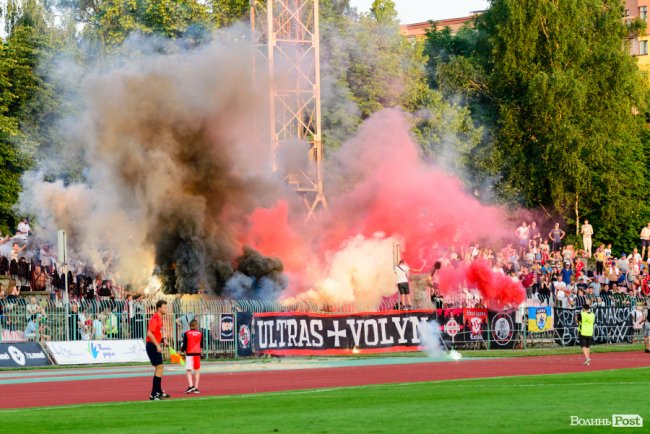 «Волинь» – «Карпати»: великий фотозвіт із нашумілого матчу