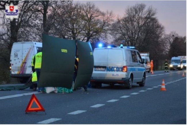 У Польщі вантажівка на смерть збила  українця