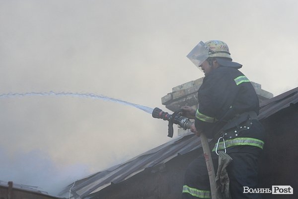 Пожежа в центрі Луцька. ФОТОРЕПОРТАЖ