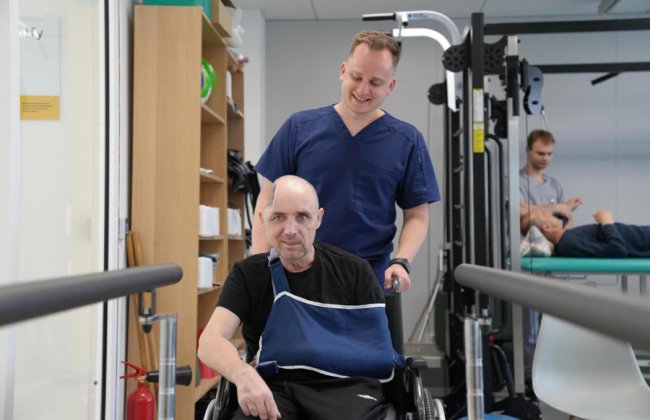 За міліметр від смерті: у Львові лікарі врятували воїна з Волині