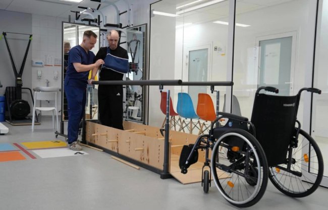 За міліметр від смерті: у Львові лікарі врятували воїна з Волині