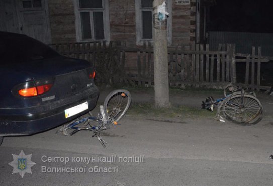 Опублікували фото з місця аварії, в якій п’яний водій збив групу велосипедистів