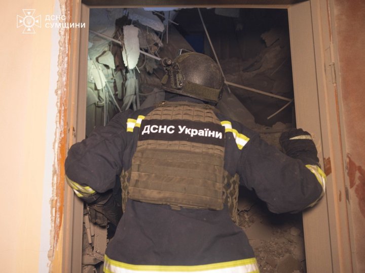 Росіяни авіабомбами знищують Суми