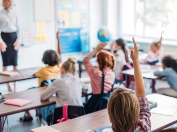 Скільки учнів луцьких шкіл перебувають за кордоном