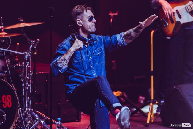 «Шухер, граждане! На сцене психопат!»: яким був концерт гурту «Ляпіс 98» у Луцьку: ФОТОРЕПОРТАЖ