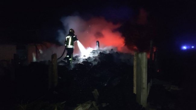 На Волині горіла господарська споруда